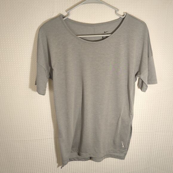 Nike Dri-FIT XS Gray T-Shirt Athletic Training Short Sleeve Lightweight Running - Picture 1 of 4